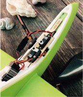 DREAM-FLIGHT AHI HANGFLUG / KUNSTFLUGMODELL AUS ROBUSTEM EPO FORMSCHAUM Set mit Servos und Akku